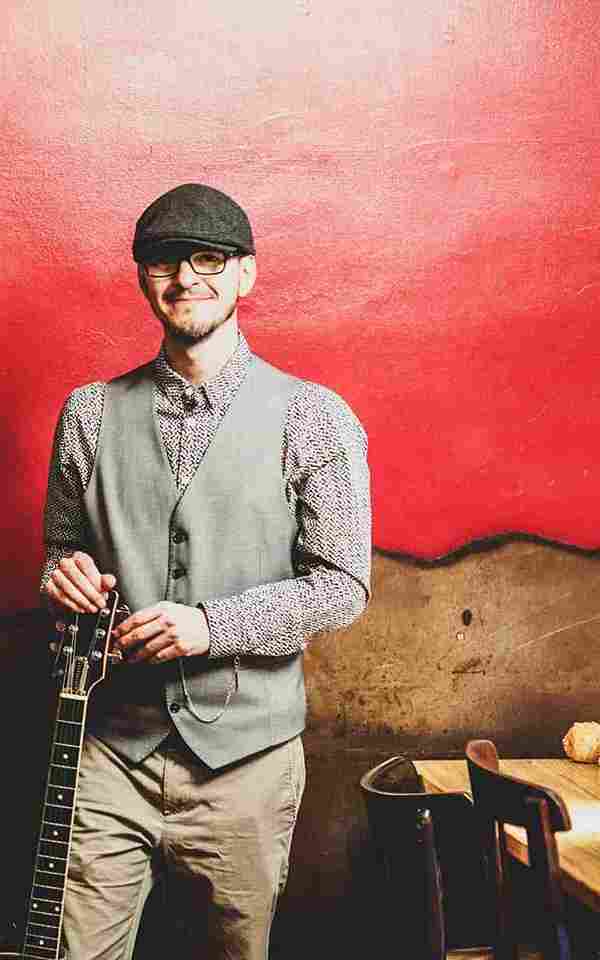 Nico Sánchez, profesor de guitarra y productor musical en Barcelona